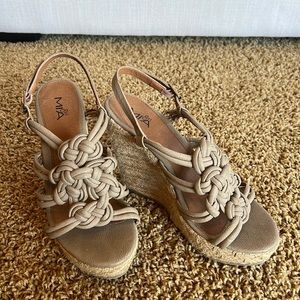 MIA WEDGES - SIZE 8.5